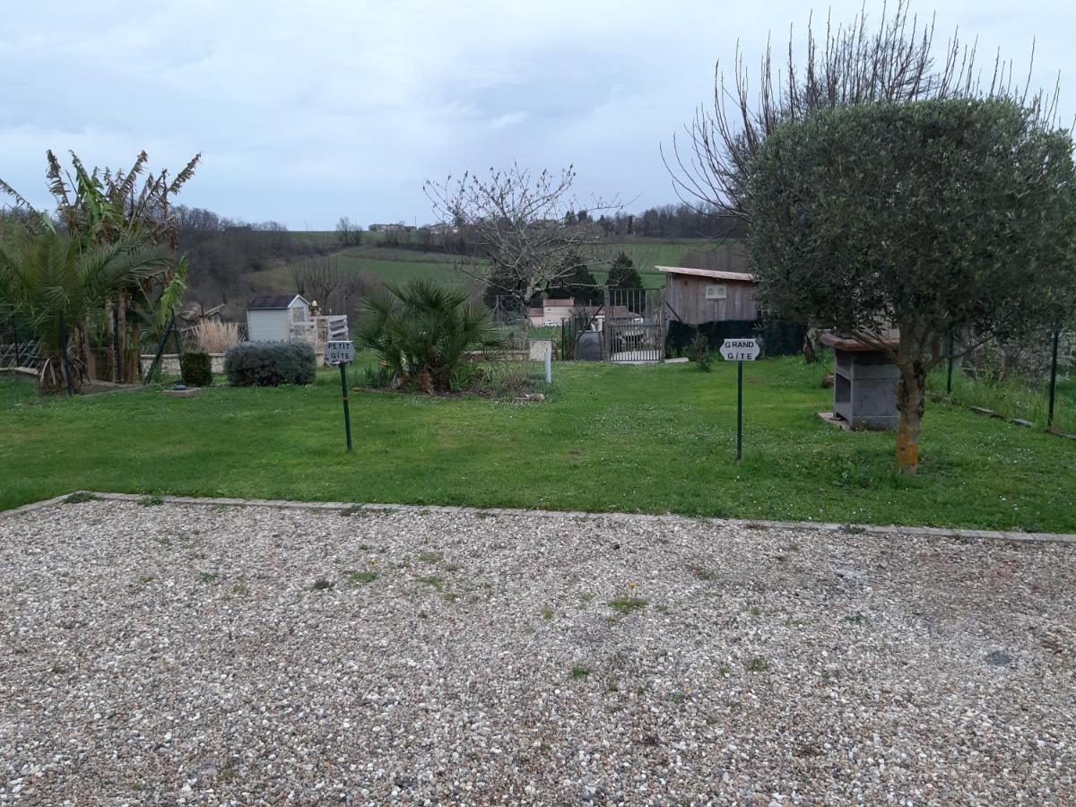 Gite Les Deux Meules Sainte-Colombe  المظهر الخارجي الصورة